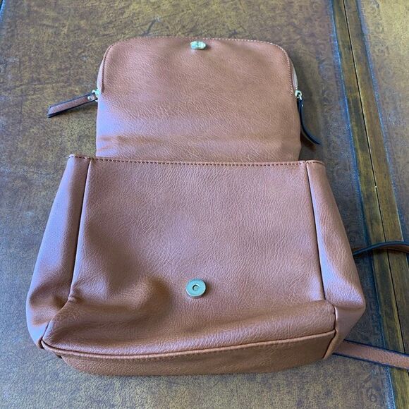 SOLE SOCIETY Mini Rubie Faux Leather Crossbody Bag - Picture 7 of 8